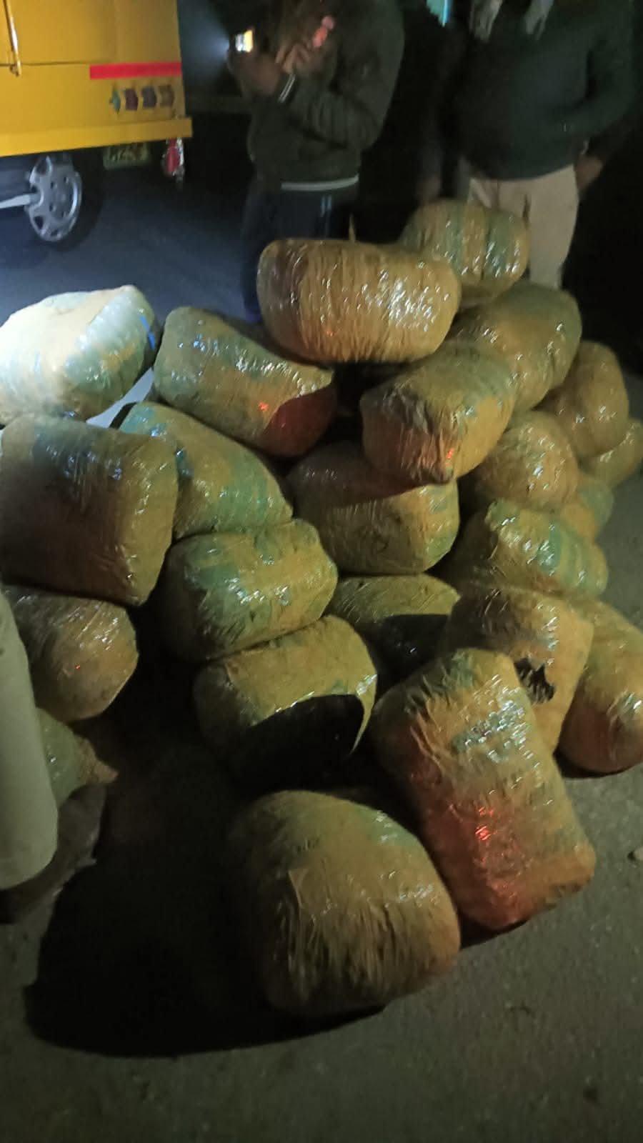 बिहार में अंतरराज्यीय ड्रग्स तस्करी का भंडाफोड़: 1 करोड़ 15 लाख की डिलीवरी बरामद